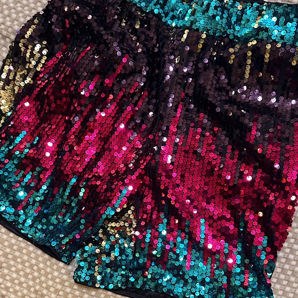 Men’s sequin shorts - Picture 3 of 4